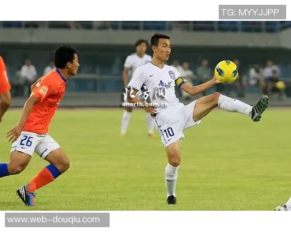 中超精彩对决泰达迎战鲁能全场直播尽在眼前不容错过 中超精彩对决泰达迎战鲁能全场直播尽在眼前不容错过