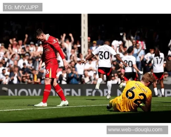 利物浦与巴萨激战成平局比分揭晓引发球迷热议 利物浦与巴萨激战成平局比分揭晓引发球迷热议