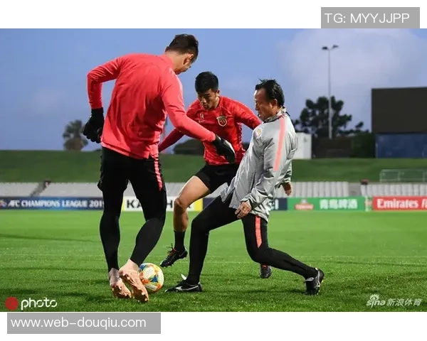 悉尼与上港激战正酣比分揭晓引发球迷热议